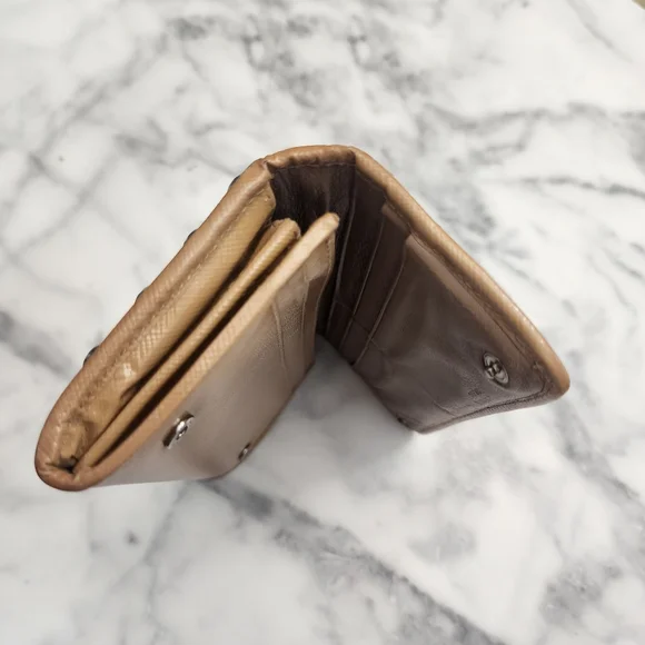 Authentic PRADA Saffiano Patent Leather Vernice Crystal Studded Flap Long Wallet - Picture 4 of 11